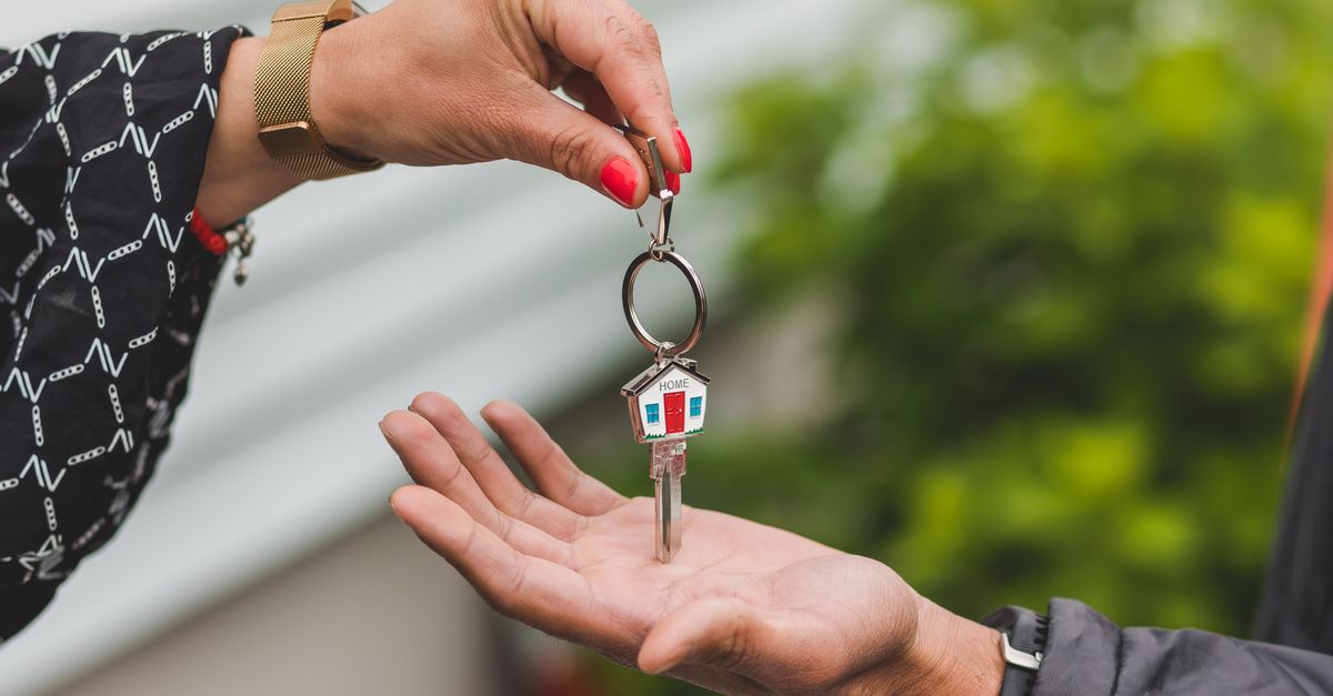 Vendita casa. Chi deve restituire la cauzione all'inquilino?