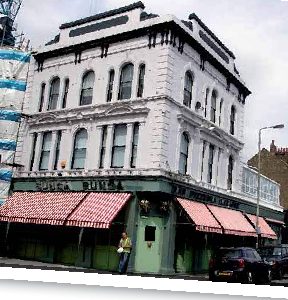 Apre il Bunga Bunga Bar. Non ad Arcore, ma a Londra
