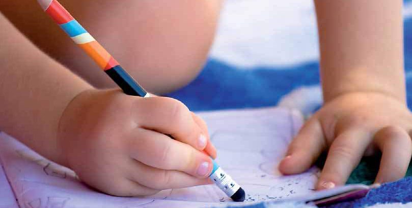 Il disegno dell'albero, della casa e della famiglia