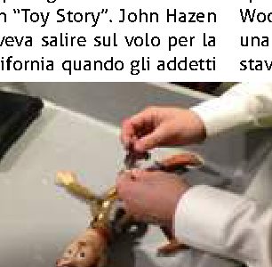 Micro-pistola giocattolo di pupazzo di Toy Story confiscata in aeroporto: "è pur sempre un'arma"