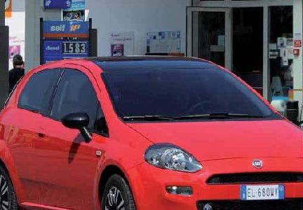 Compri una Fiat e paghi la benzina o il gasolio 1 euro al litro per tre anni